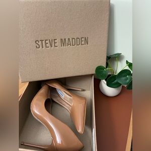 Steve Madden Nude Pumps